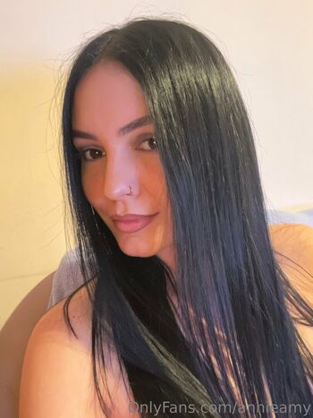 Annie_Amy