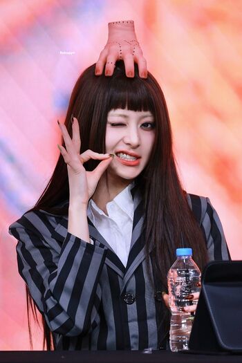 Huh Yunjin 허윤진