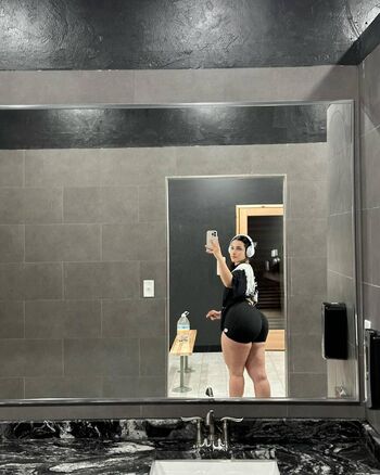 _.jenyyy.__
