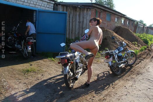Nackt In Russland