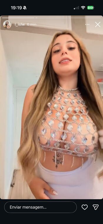 Novinha Peituda