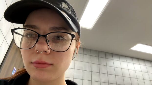 snackthatsmilesback