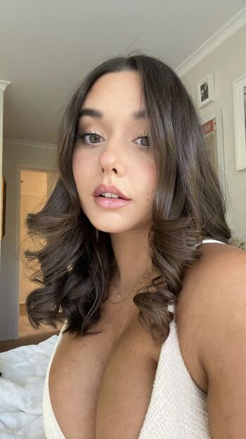 Zoe Kalotheos